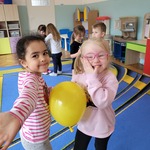 Taniec z balonami - Alison i Hania