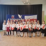 uroczystość z okazji 11 listopada 
udział w akcji ,,Szkoła do hymnu