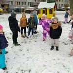 Zabawy na przedszkolnym placu