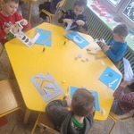 zimowy karmnik dla ptaków