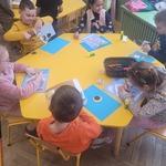 zimowy karmnik dla ptaków